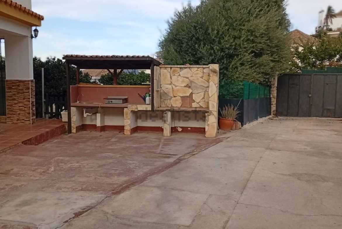 Casa o chalet independiente en venta en CL Manzanilla