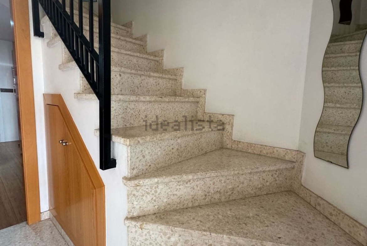 Chalet-adosado-en-venta-en-calle-la-Huerta