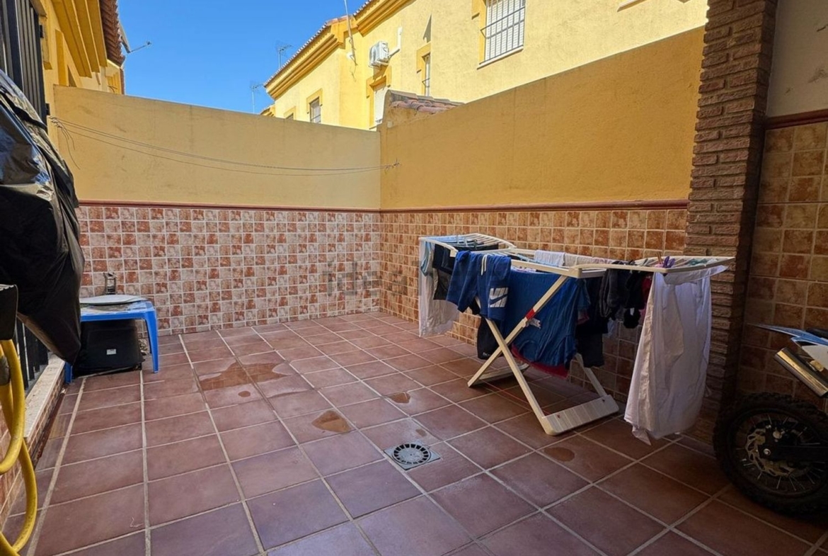 Chalet-adosado-en-venta-en-calle-la-Huerta