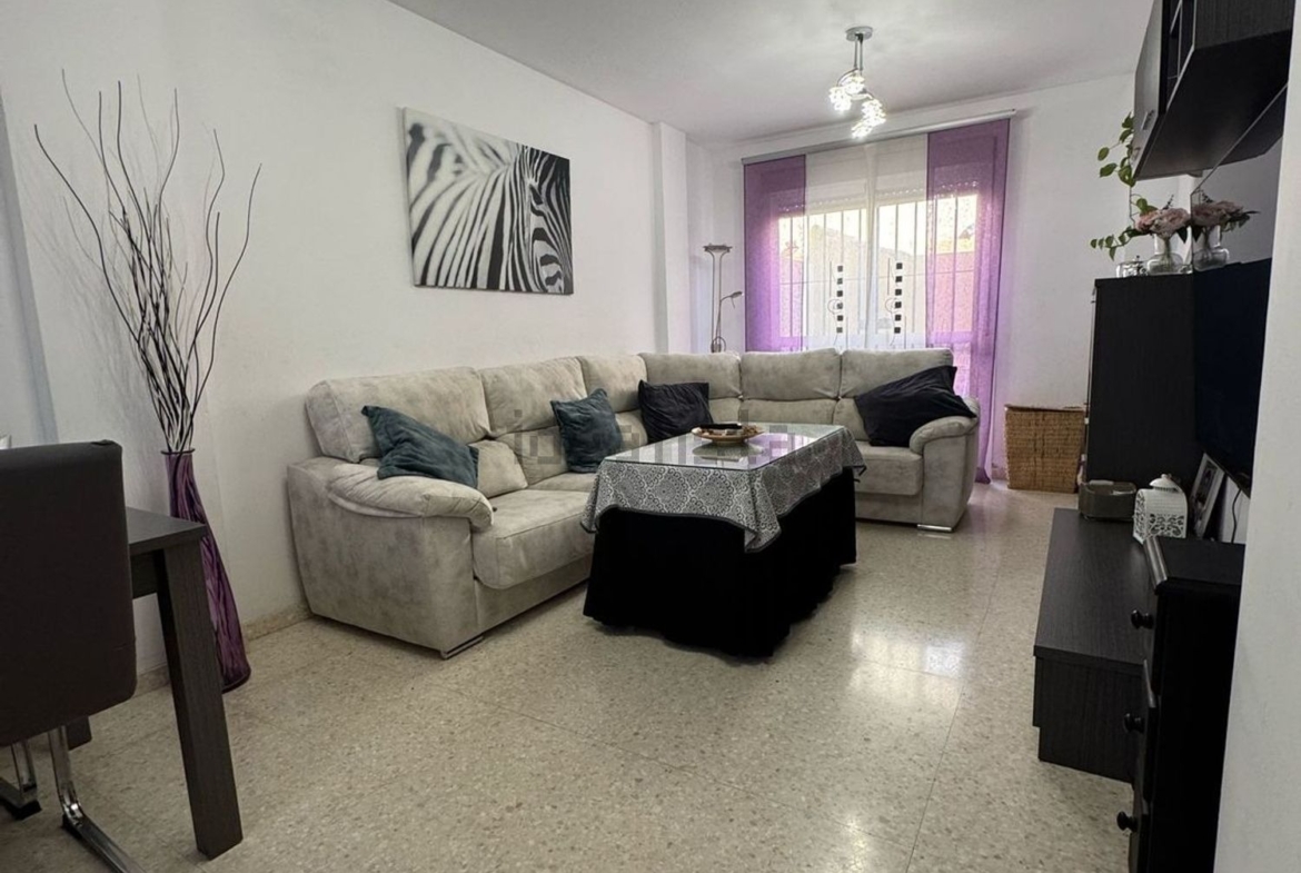 Chalet-adosado-en-venta-en-calle-la-Huerta