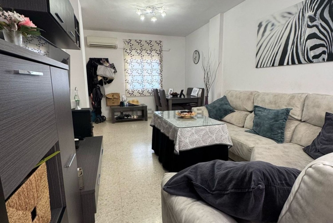 Chalet-adosado-en-venta-en-calle-la-Huerta