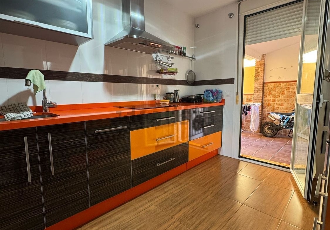 Chalet-adosado-en-venta-en-calle-la-Huerta