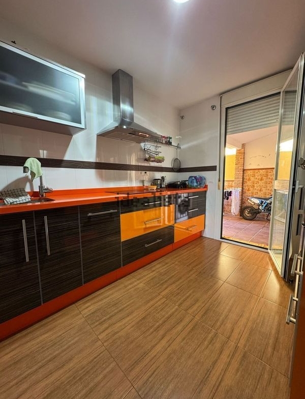 Chalet-adosado-en-venta-en-calle-la-Huerta