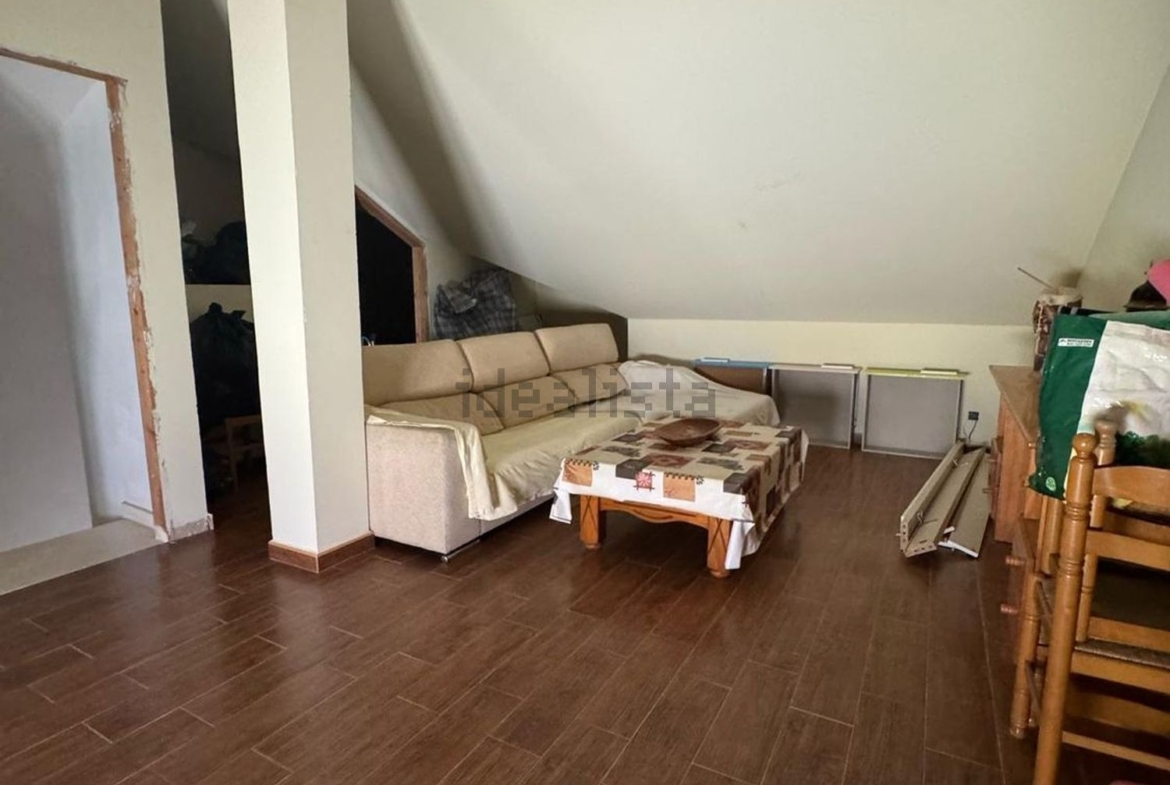 Chalet-adosado-en-venta-en-calle-la-Huerta