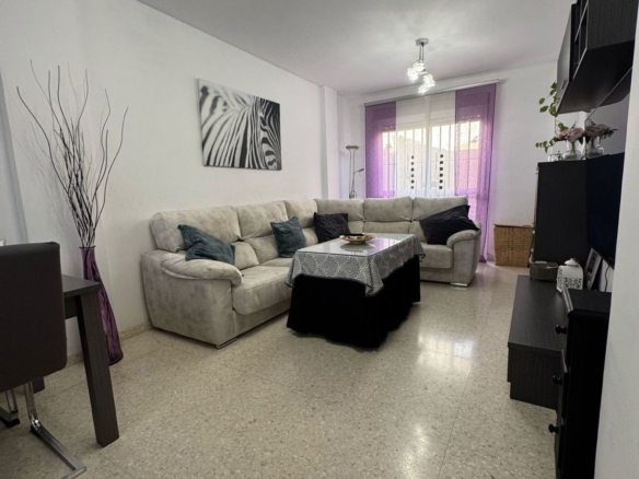 Chalet-adosado-en-venta-en-calle-la-Huerta