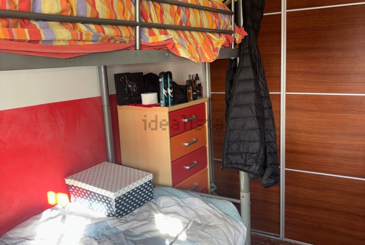 Piso en venta en CL Arenisca (2)