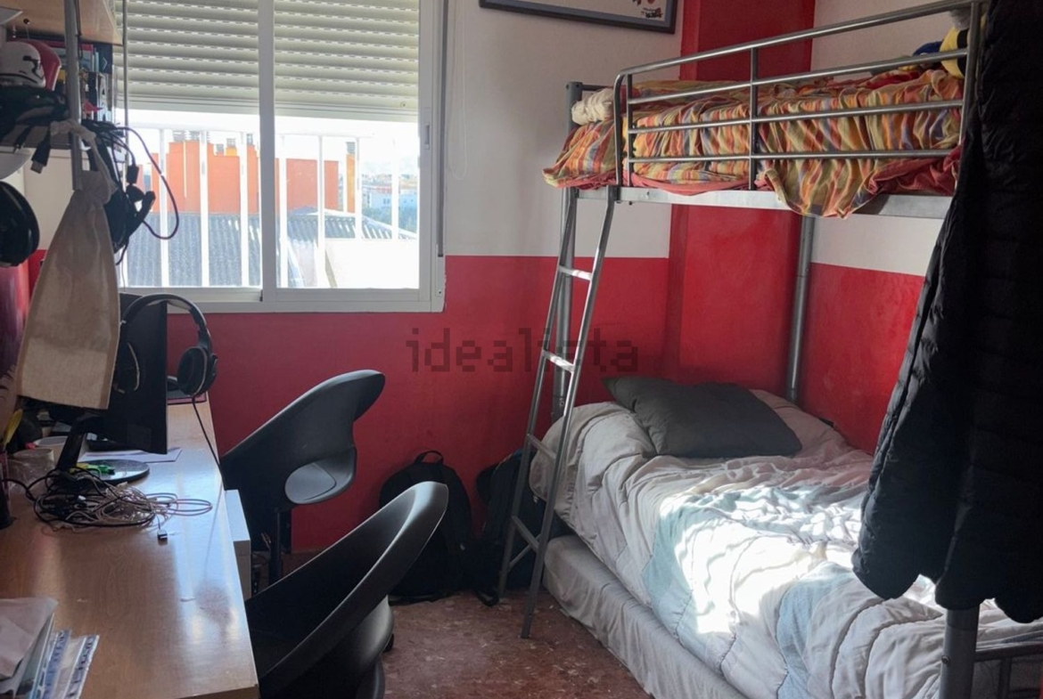 Piso en venta en CL Arenisca (2)