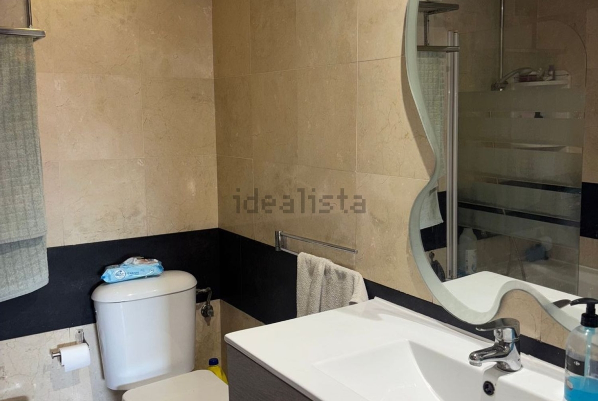 Piso en venta en CL Arenisca (2)