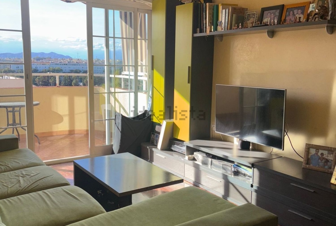 Piso en venta en CL Arenisca (2)