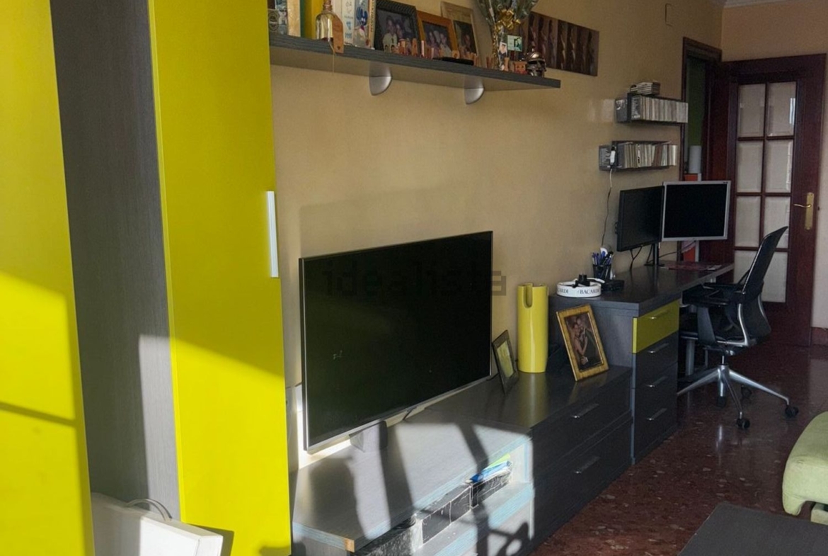 Piso en venta en CL Arenisca (2)