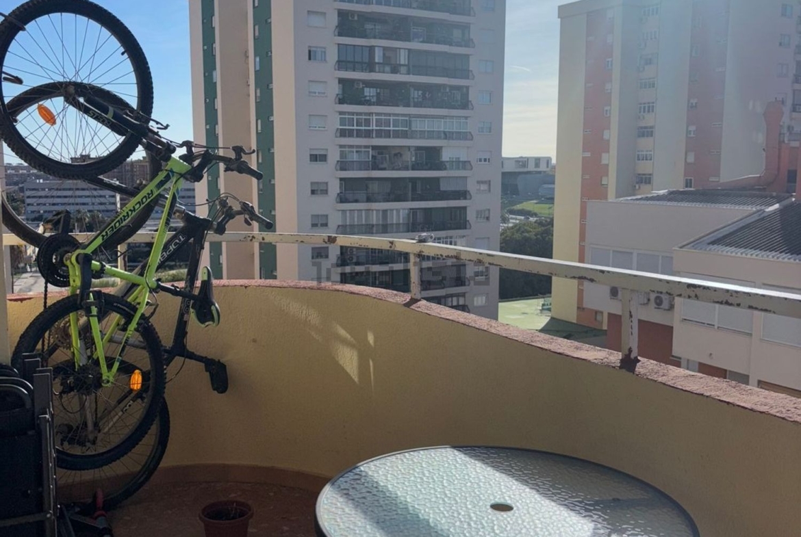 Piso en venta en CL Arenisca (2)