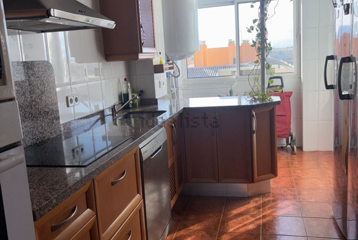 Piso en venta en CL Arenisca (2)