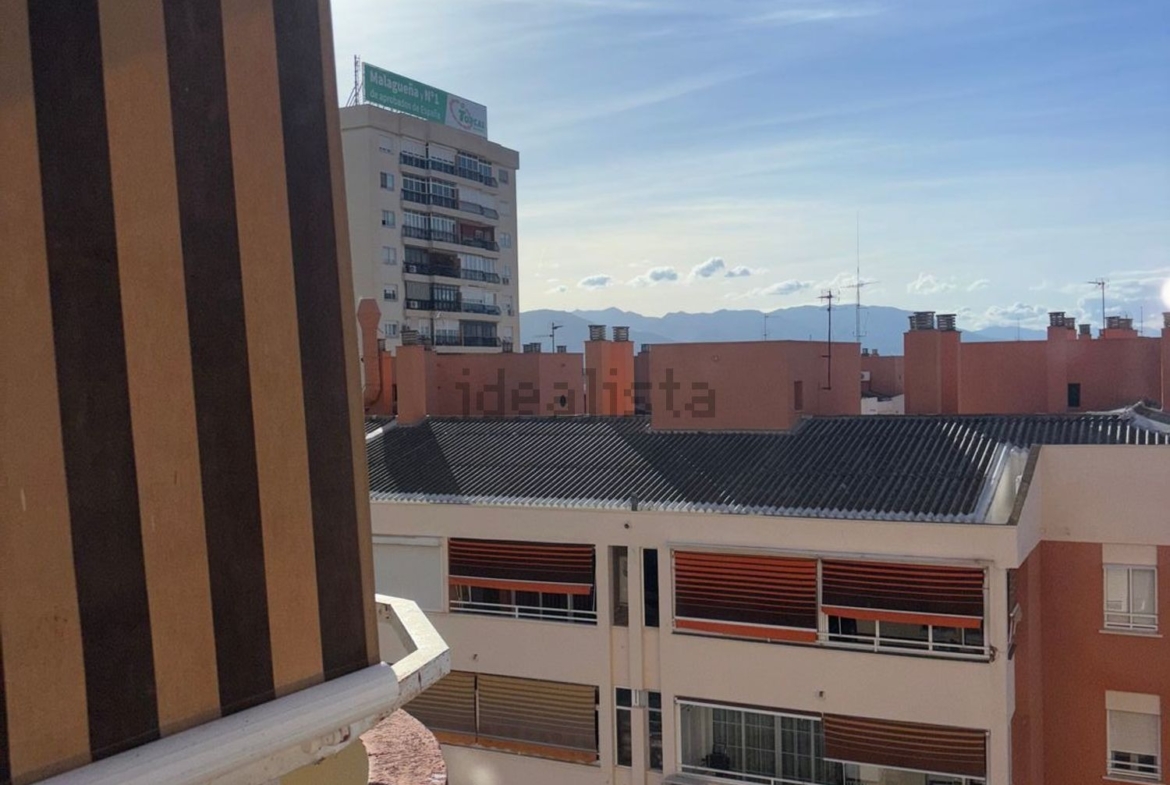 Piso en venta en CL Arenisca (2)