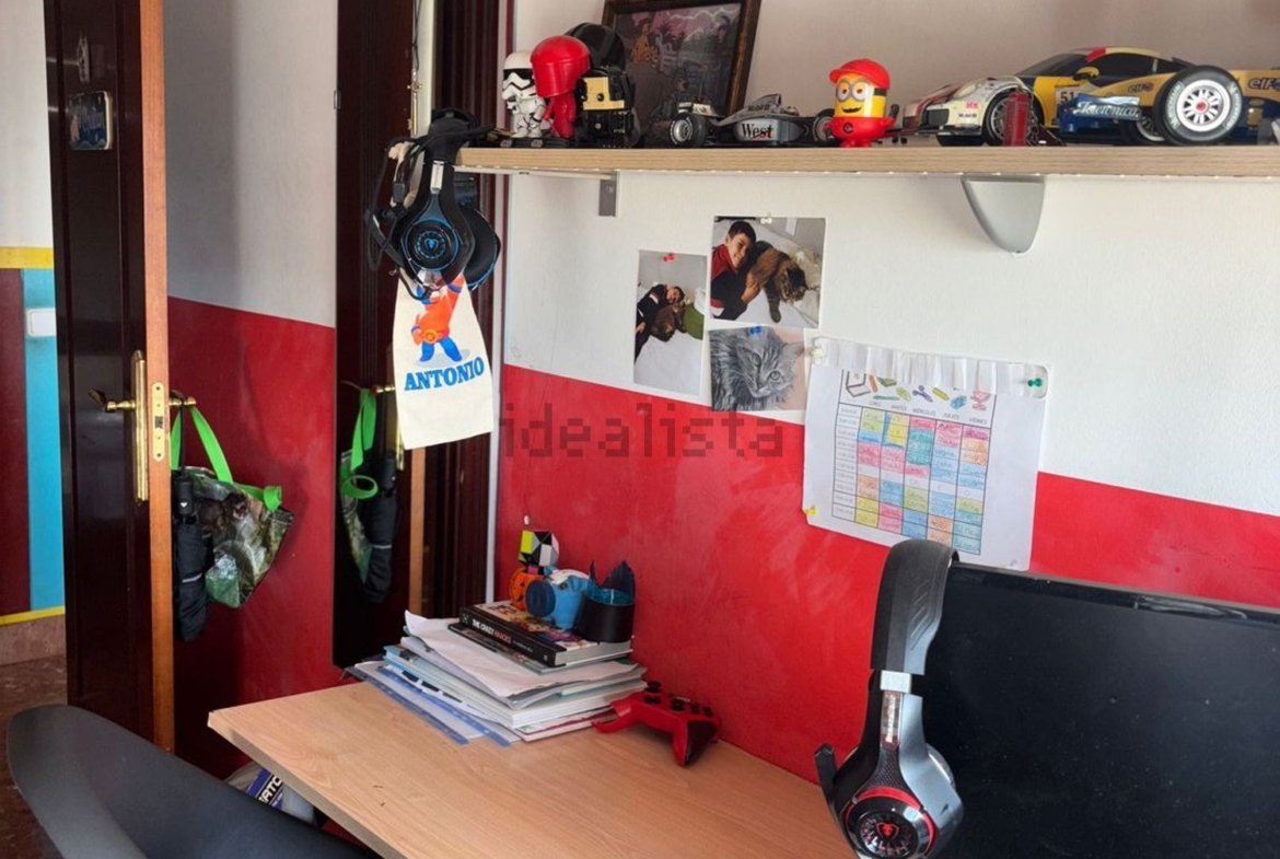 Piso en venta en CL Arenisca (2)